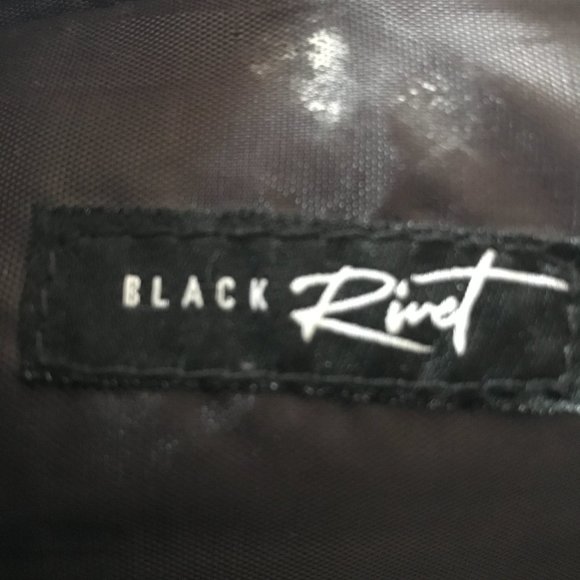 Wilsons Leather Black Rivet Distressed Leather bag - Picture 13 of 13